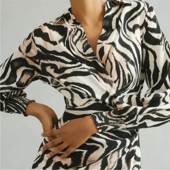 ANTHROPOLOGIE Black and White Zebra Wrap Mini Dress Size 4 - Picture 3 of 15